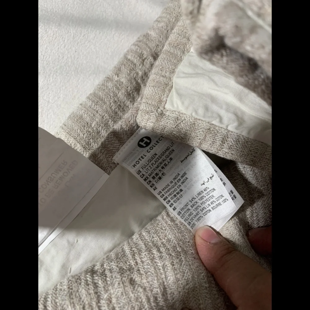 NIB Hotel Collection Honeycomb Full/Queen Coverlet in Linen/Cotton‎